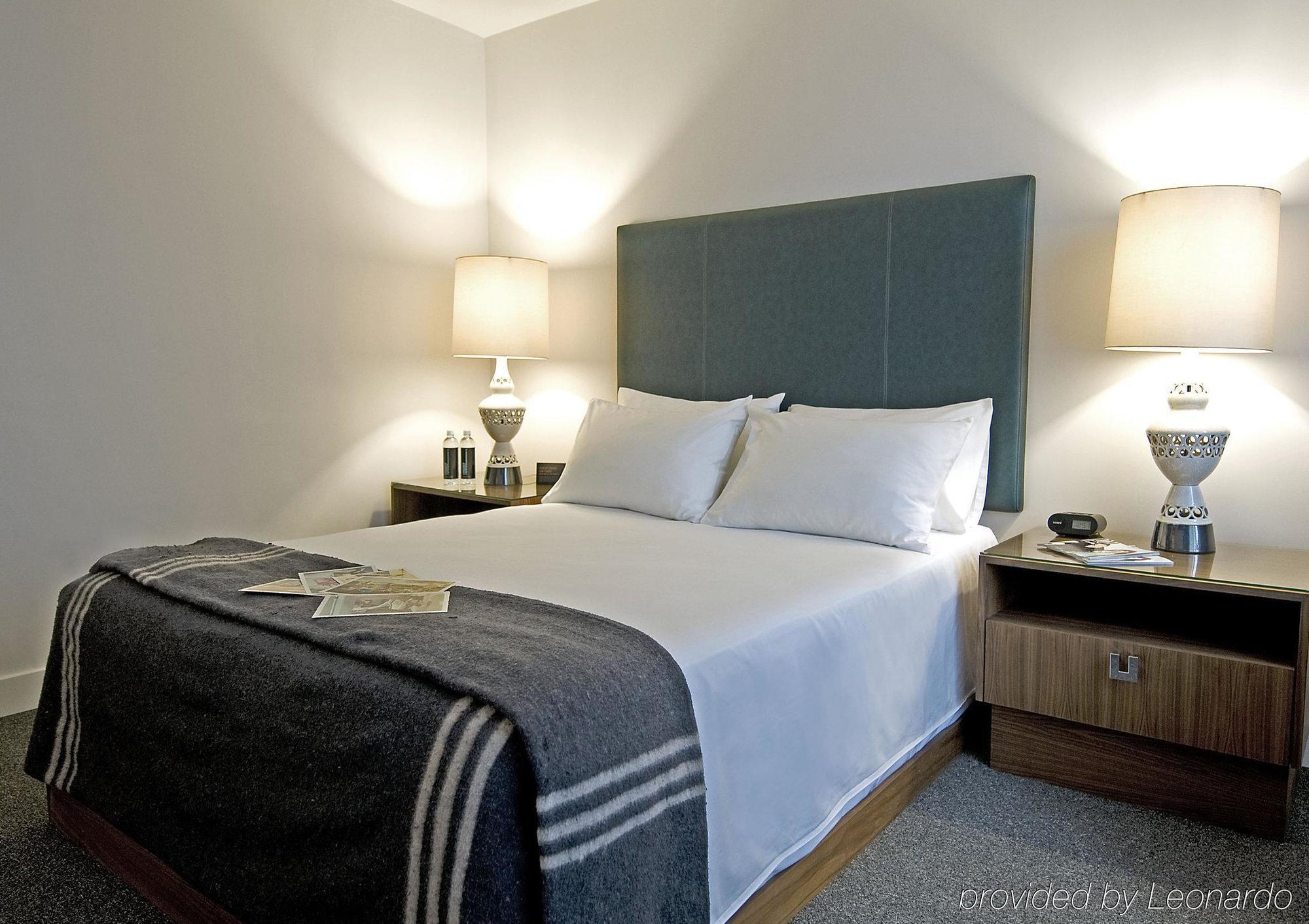 The Burrard Hotel Vancouver Szoba fotó